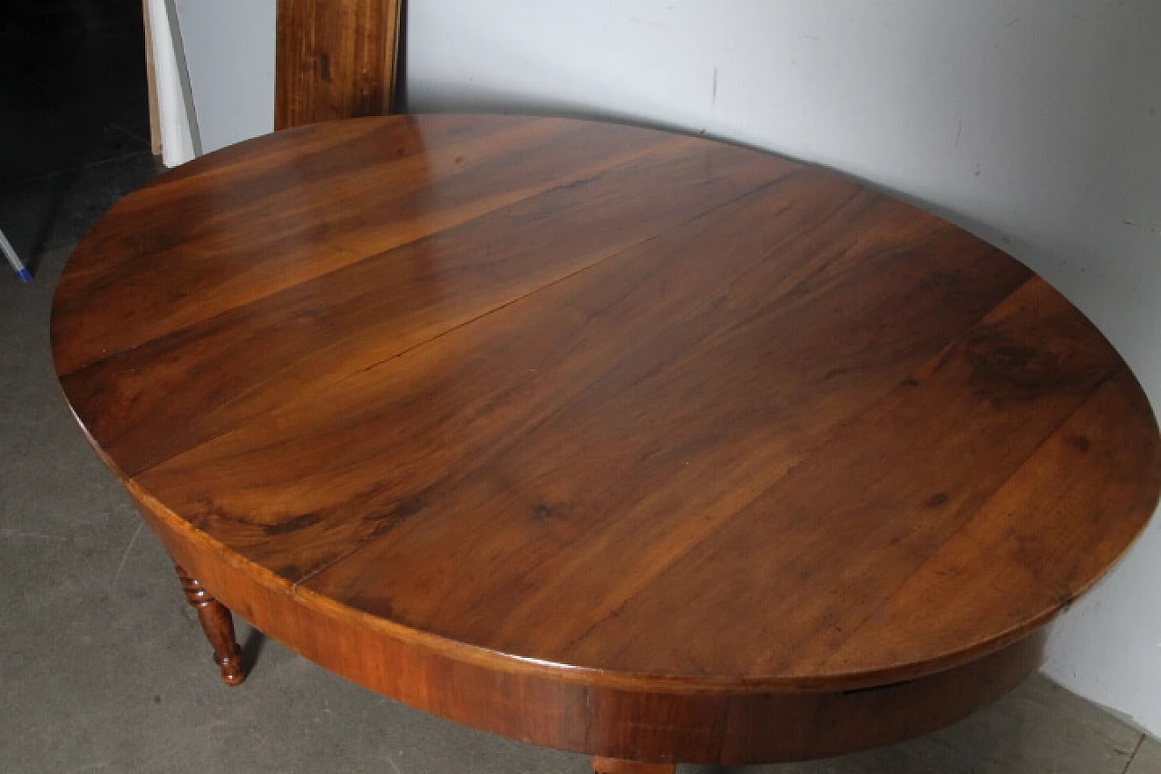 Tuscan oval solid walnut extendable table, mid-19th century 9