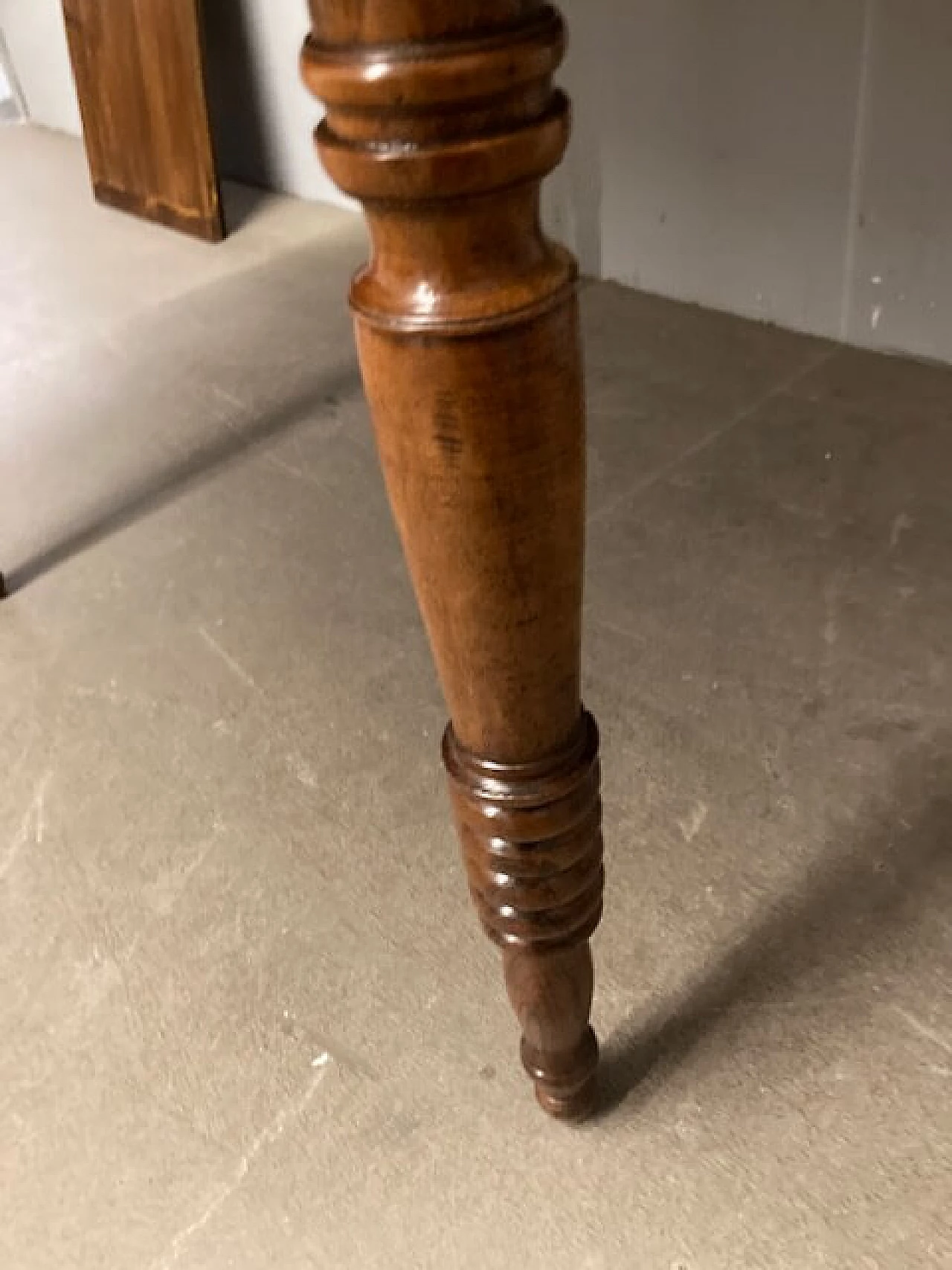 Tavolo toscano ovale allungabile in noce massello, metà '800 16