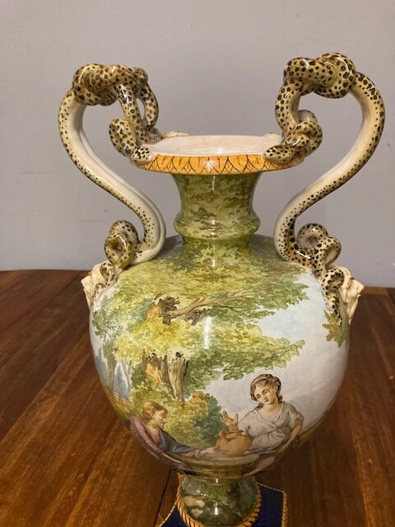 Storied vase depicting The samaritan woman at the well by Ginori, 1860 3