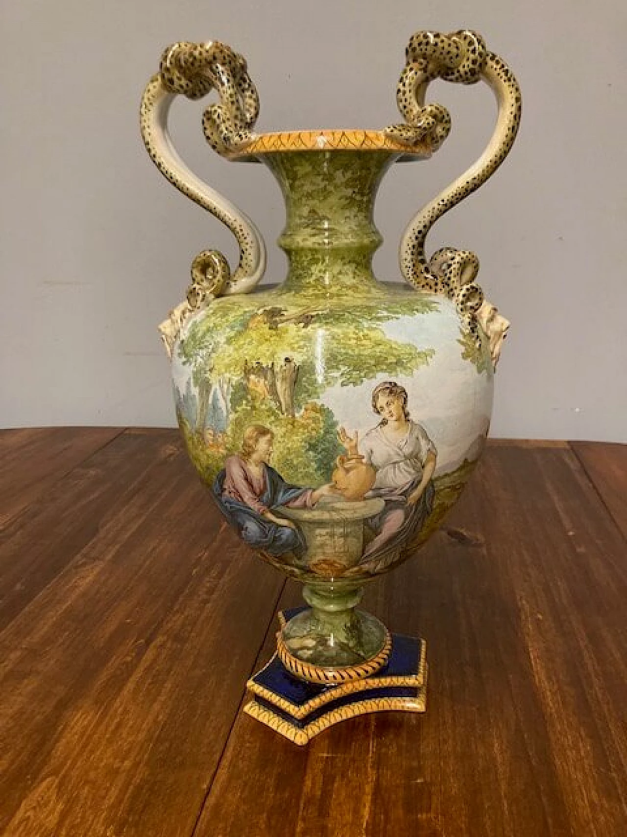 Storied vase depicting The samaritan woman at the well by Ginori, 1860 4