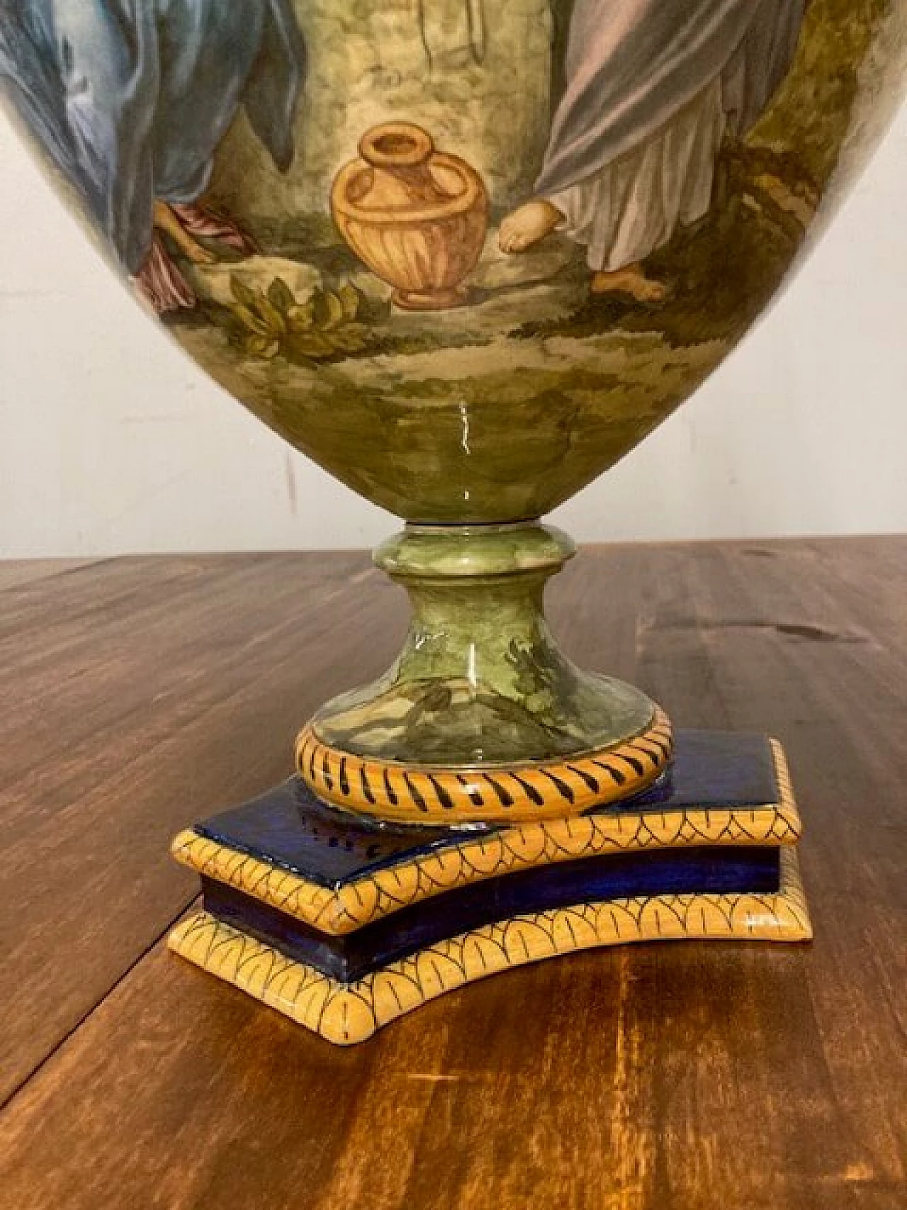Storied vase depicting The samaritan woman at the well by Ginori, 1860 5
