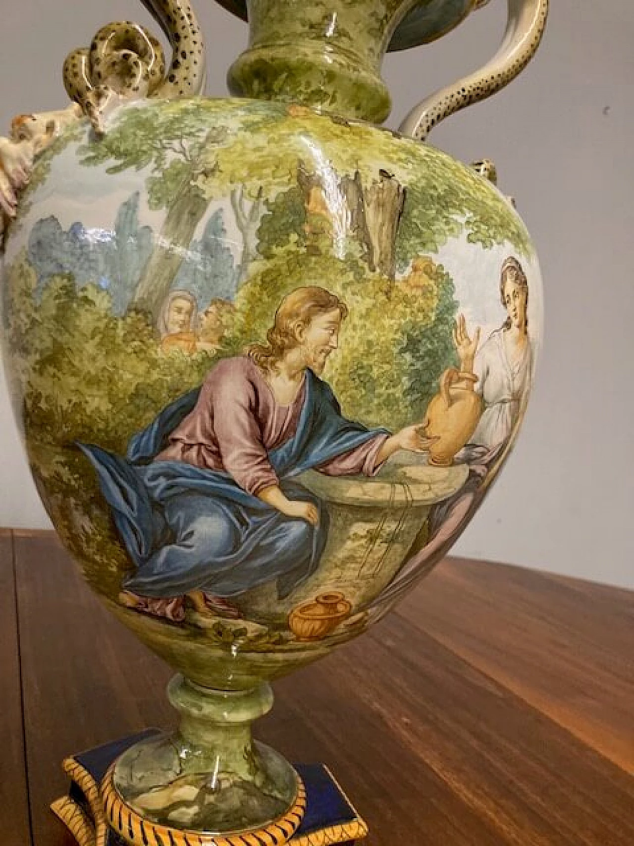 Storied vase depicting The samaritan woman at the well by Ginori, 1860 7