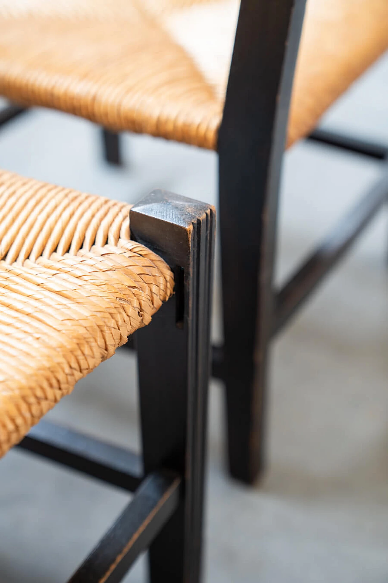 Pair of hand-woven rice straw chamber chairs, 1950s 11