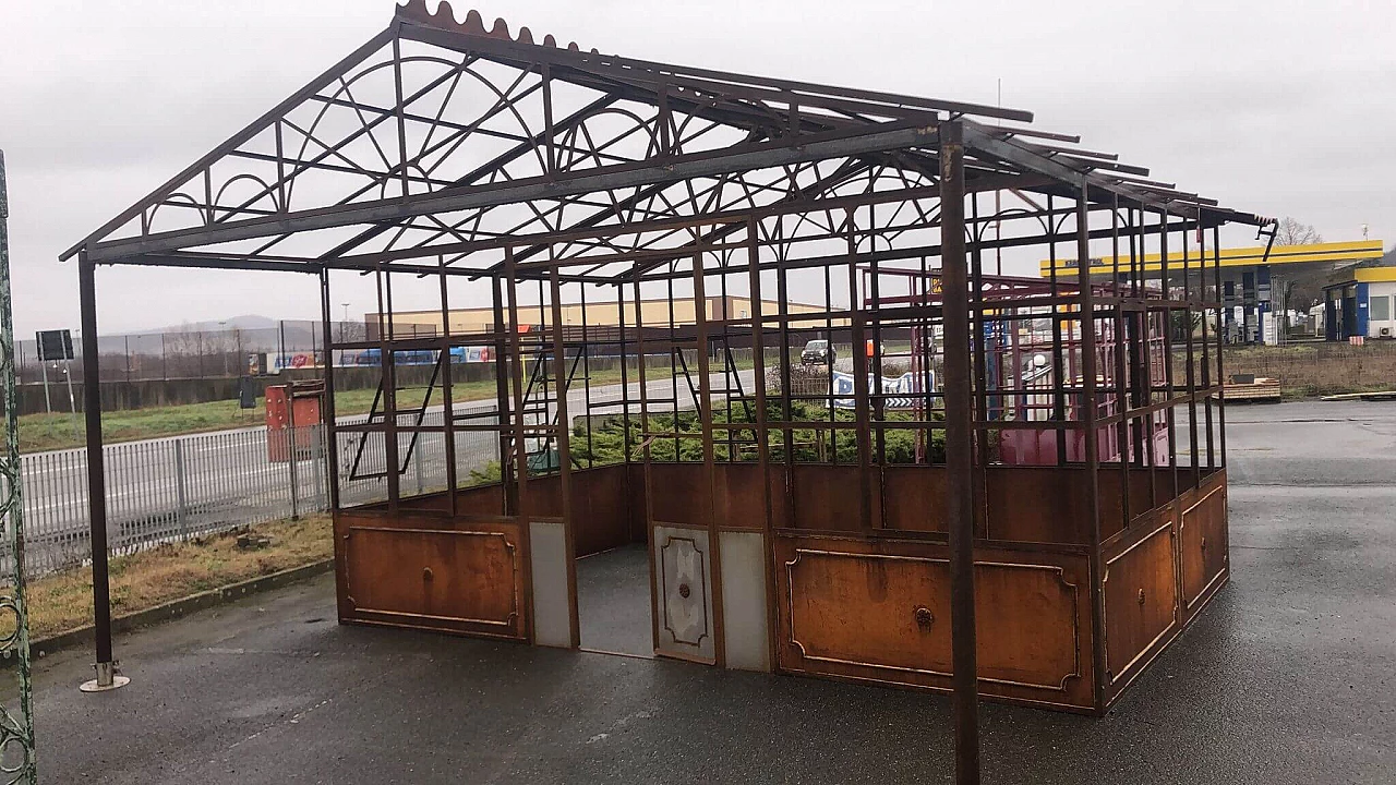 Large restored outdoor greenhouse, 1940s 3