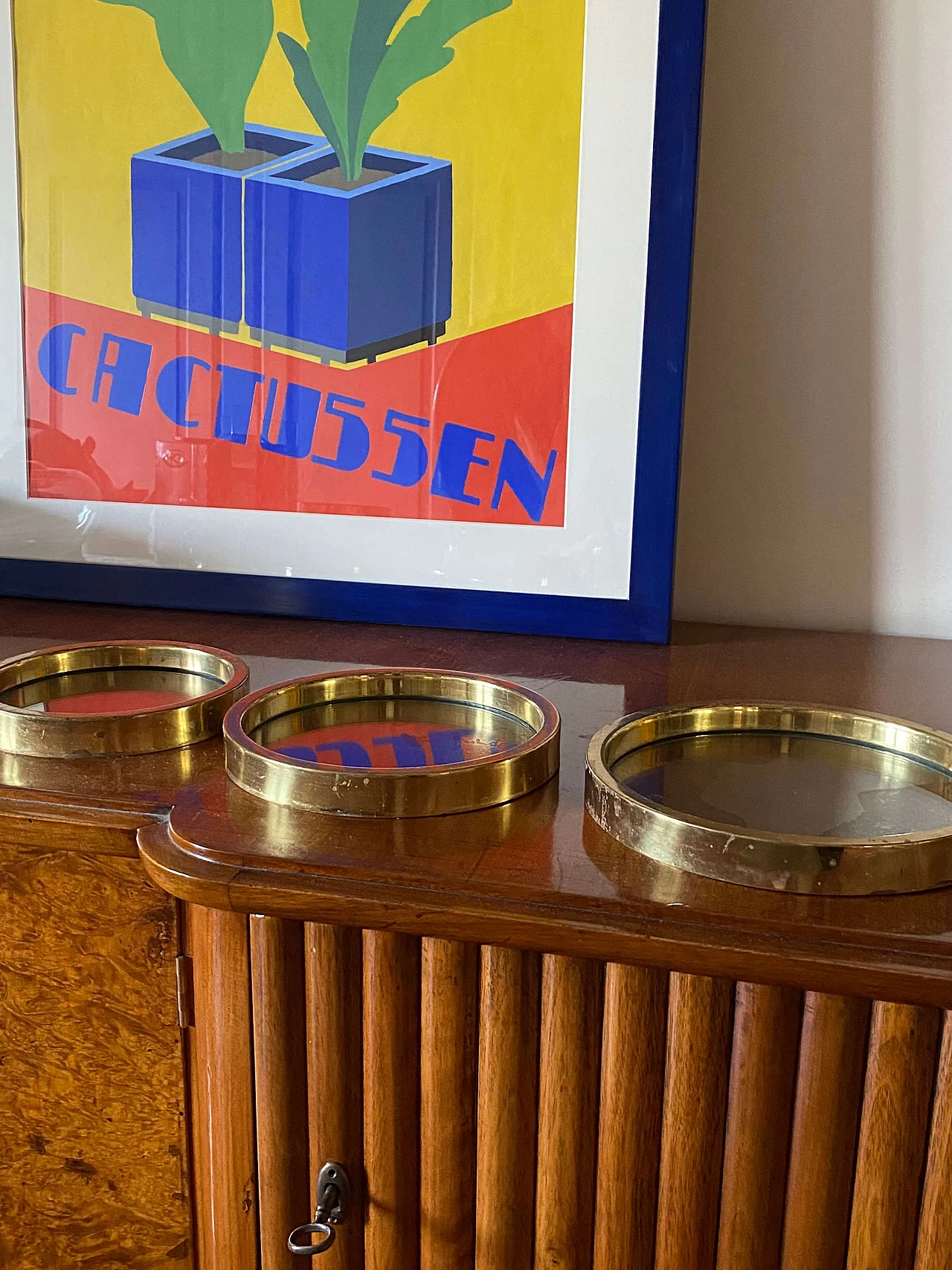 3 Stackable pocket emptiers/ashtrays in brass and glass, 1970s 4