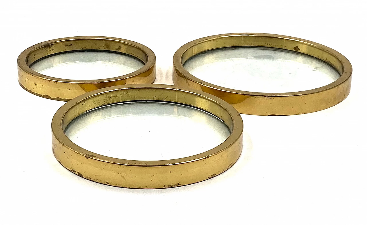 3 Stackable pocket emptiers/ashtrays in brass and glass, 1970s 17