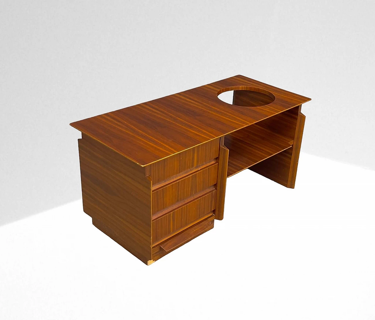 Tavolino in legno con tre cassetti e piano con apertura circolare, anni '60 1