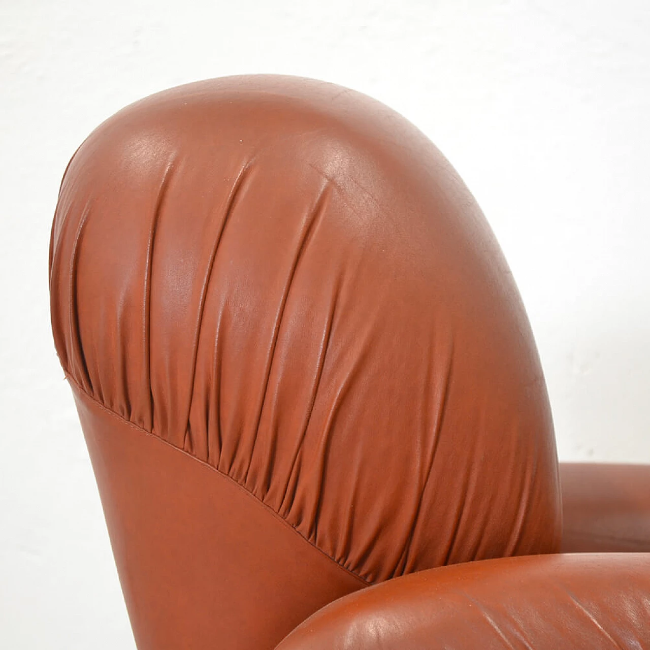 Three-seater brick-coloured leather sofa, 1970s 4