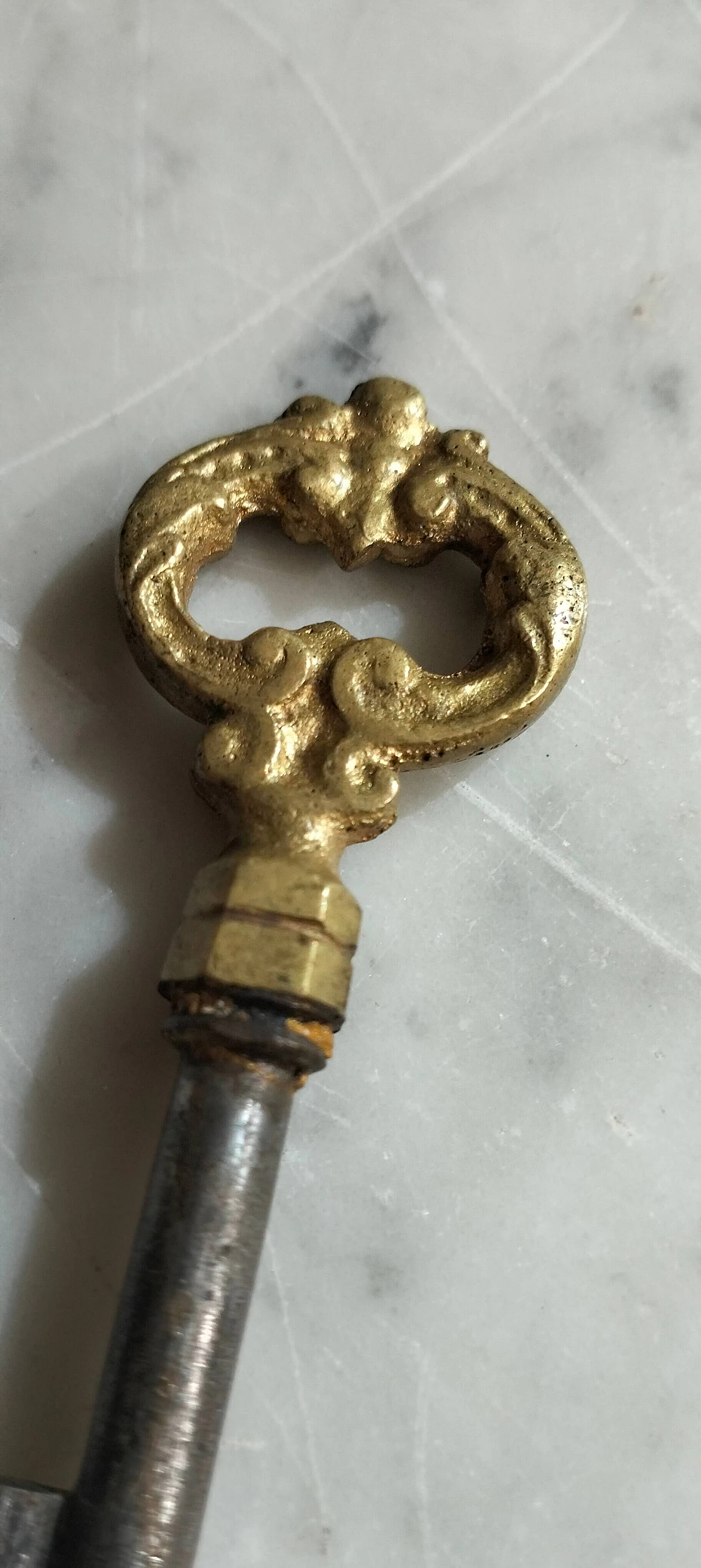 Vetrina Napoleone III in palissandro con decori in bronzo, metà '800 6