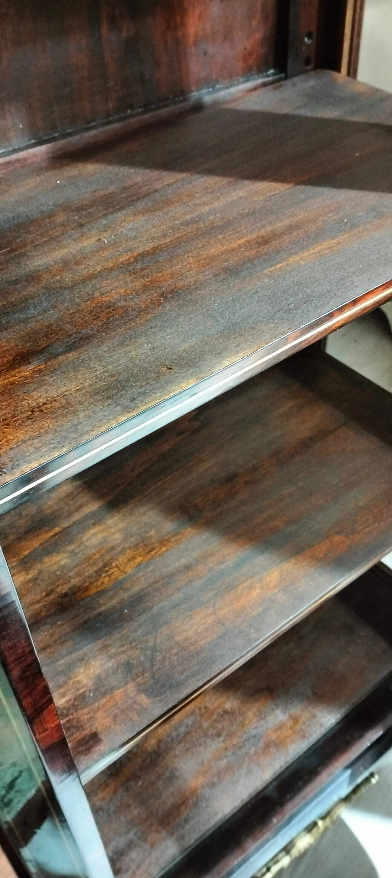 Vetrina Napoleone III in palissandro con decori in bronzo, metà '800 11