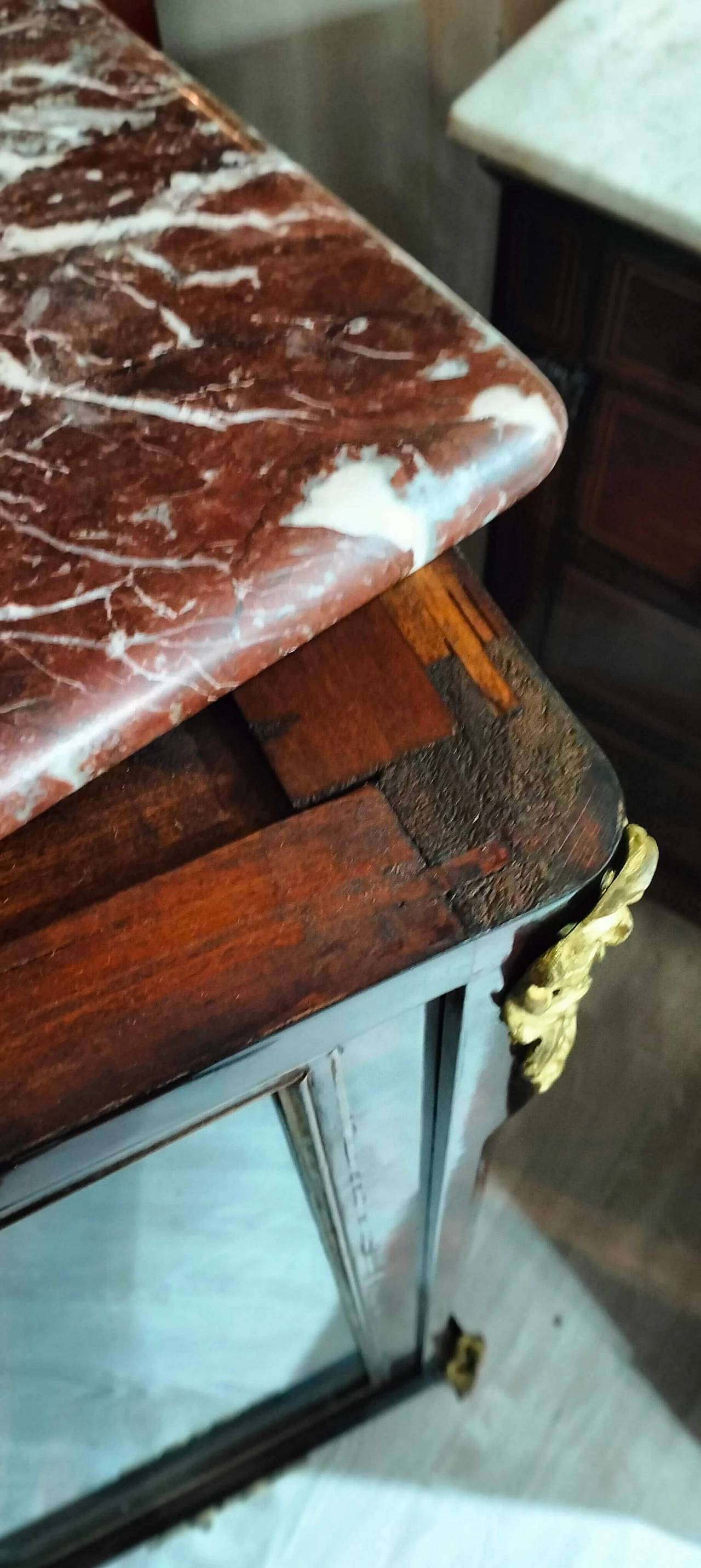 Vetrina Napoleone III in palissandro con decori in bronzo, metà '800 13