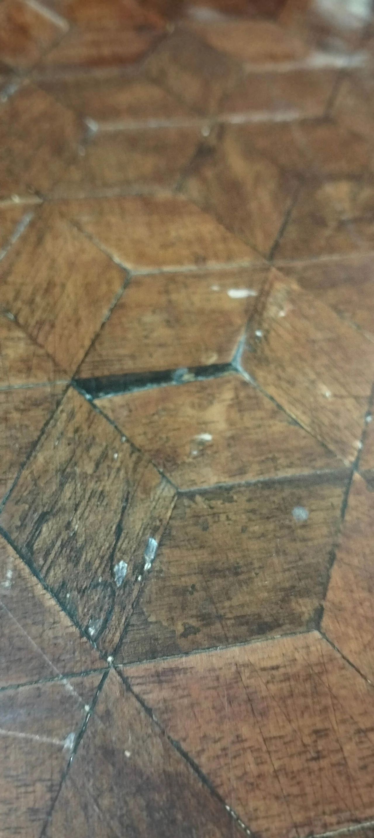 Coppia di comodini in noce con intarsi a scacchiera, inizio '900 3