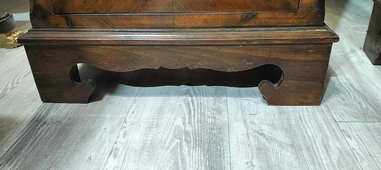 Coppia di comodini in noce con intarsi a scacchiera, inizio '900 6