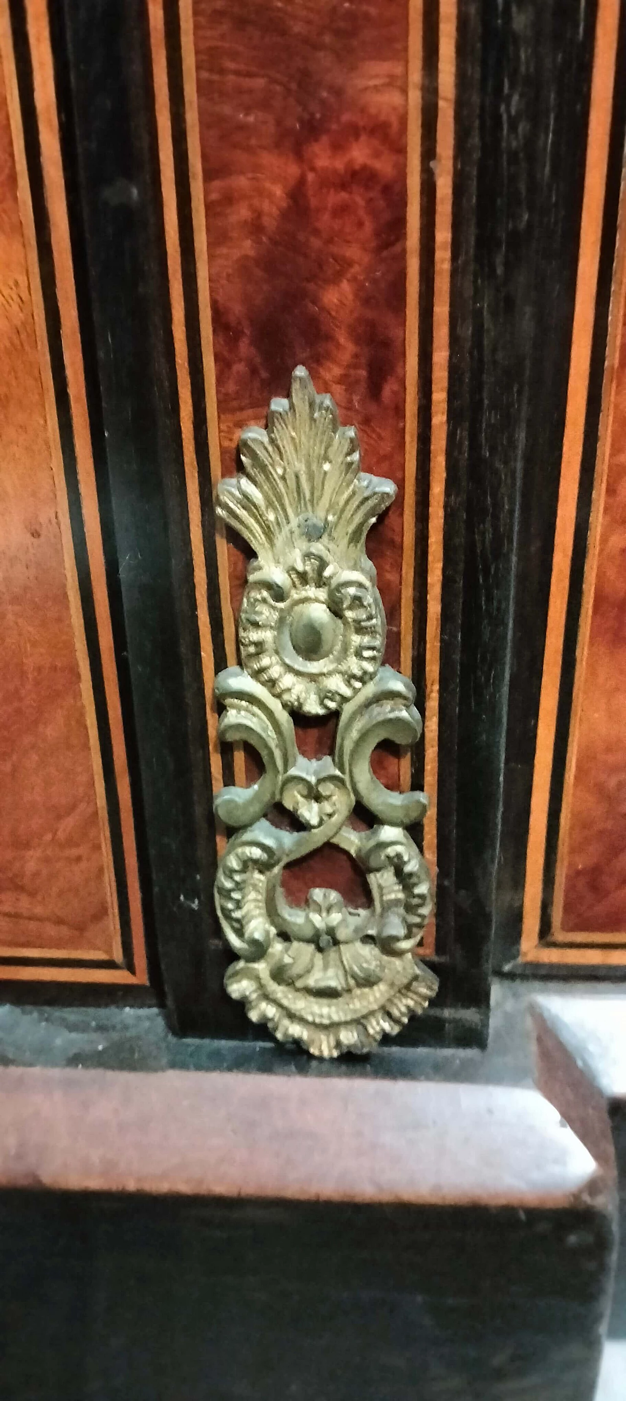 Credenza in radica di tullio, radica di noce ed ebano con decorazioni in bronzo, 1850 6