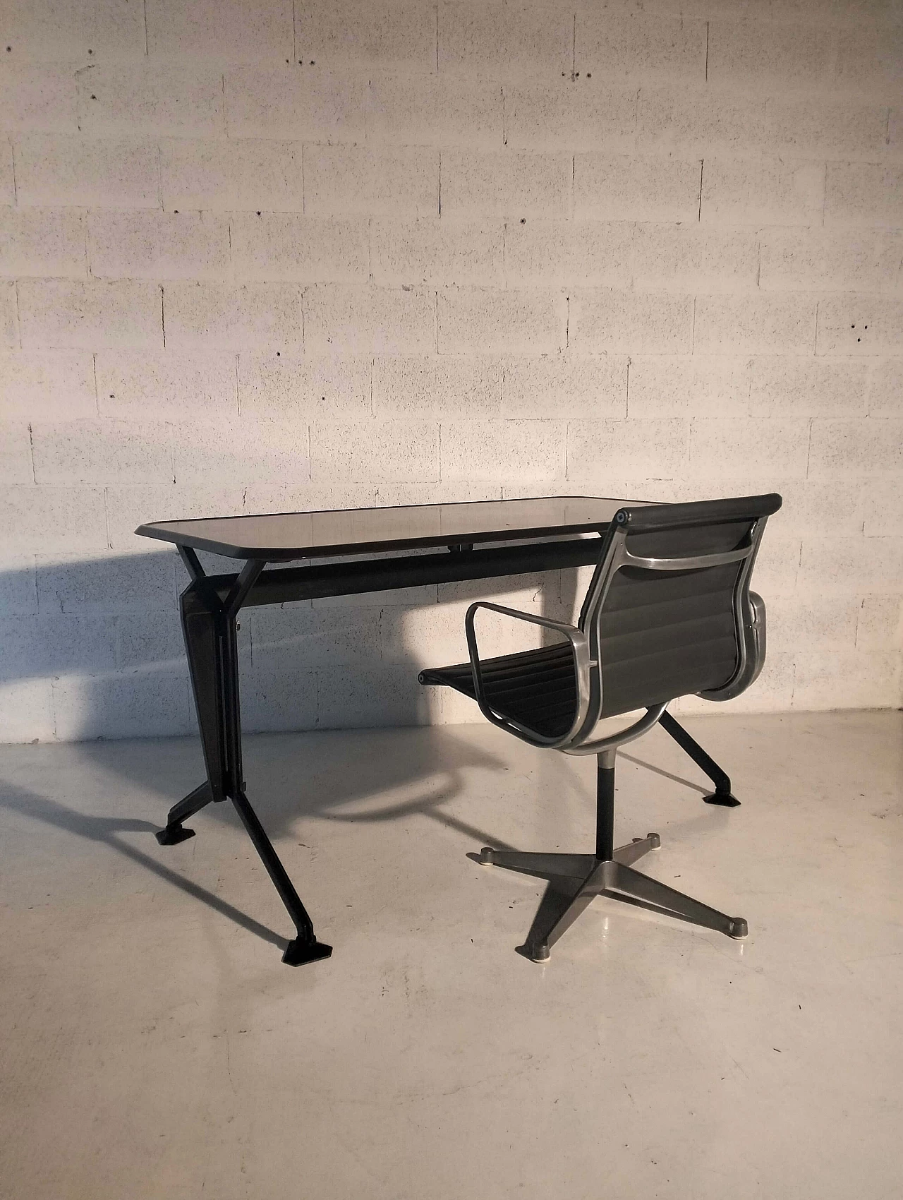 Arco desk by BBPR for Olivetti Synthesis, 1960s 3
