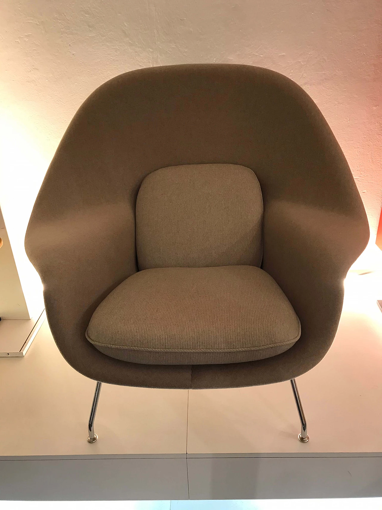 Poltrona Womb Chair di Eero Saarinen per Knoll, 2010 7