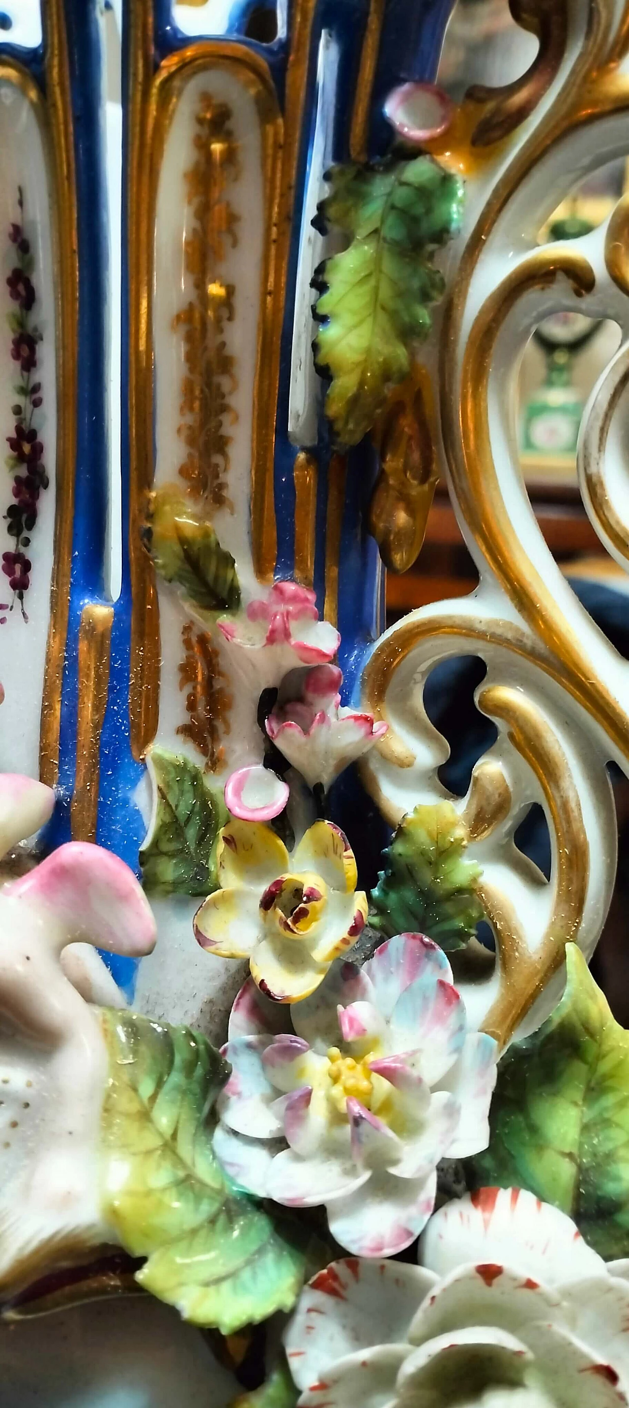 Coppia di vasi Luigi Filippo in porcellana dipinta, '800 2