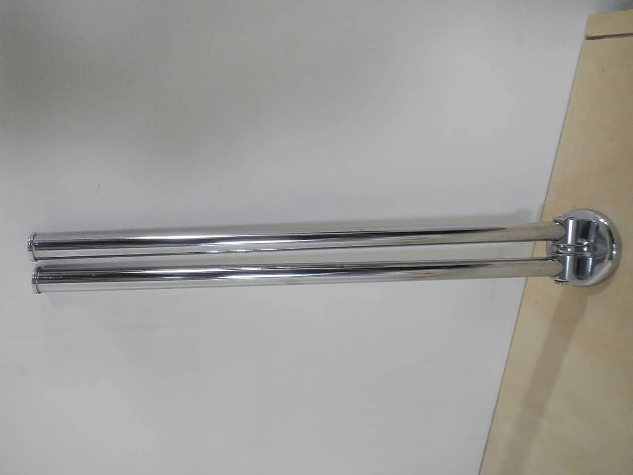 Chromed metal bathroom towel rack, 1960s 4