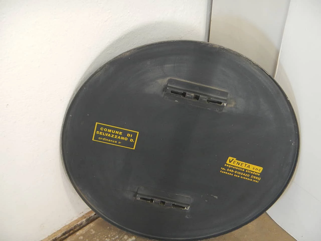 Road sign with directional arrow by Veneta snc 5