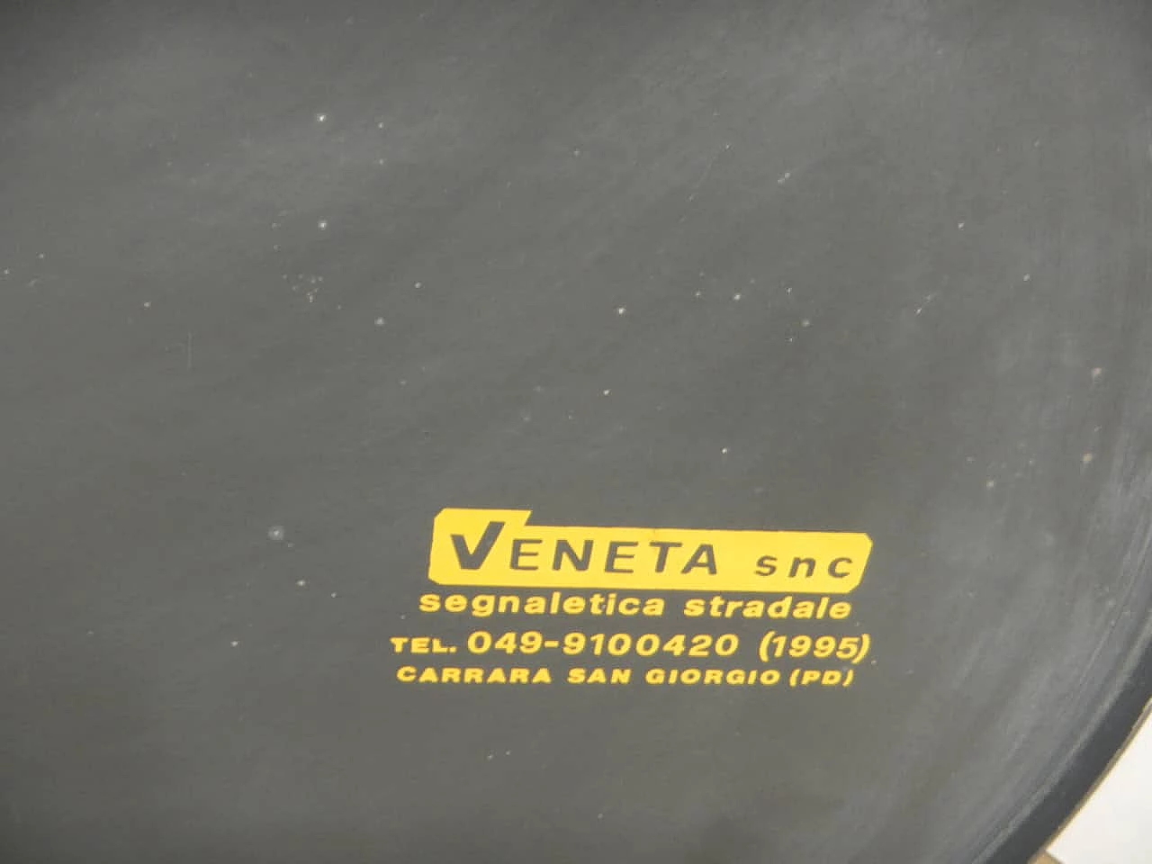 Road sign with directional arrow by Veneta snc 6