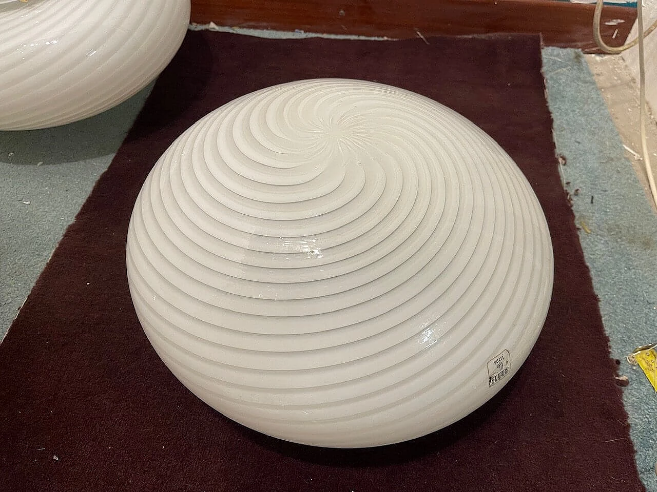 Plafoniera in vetro di Murano con spirale bianca di Venini, anni '70 10