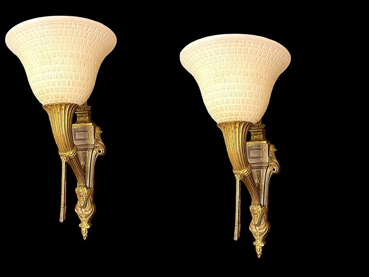 Pair of bronze and Murano glass wall lights, 1950s 9