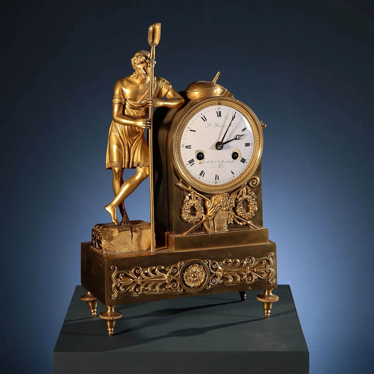 Gilded bronze mantel clock, early 19th century 1