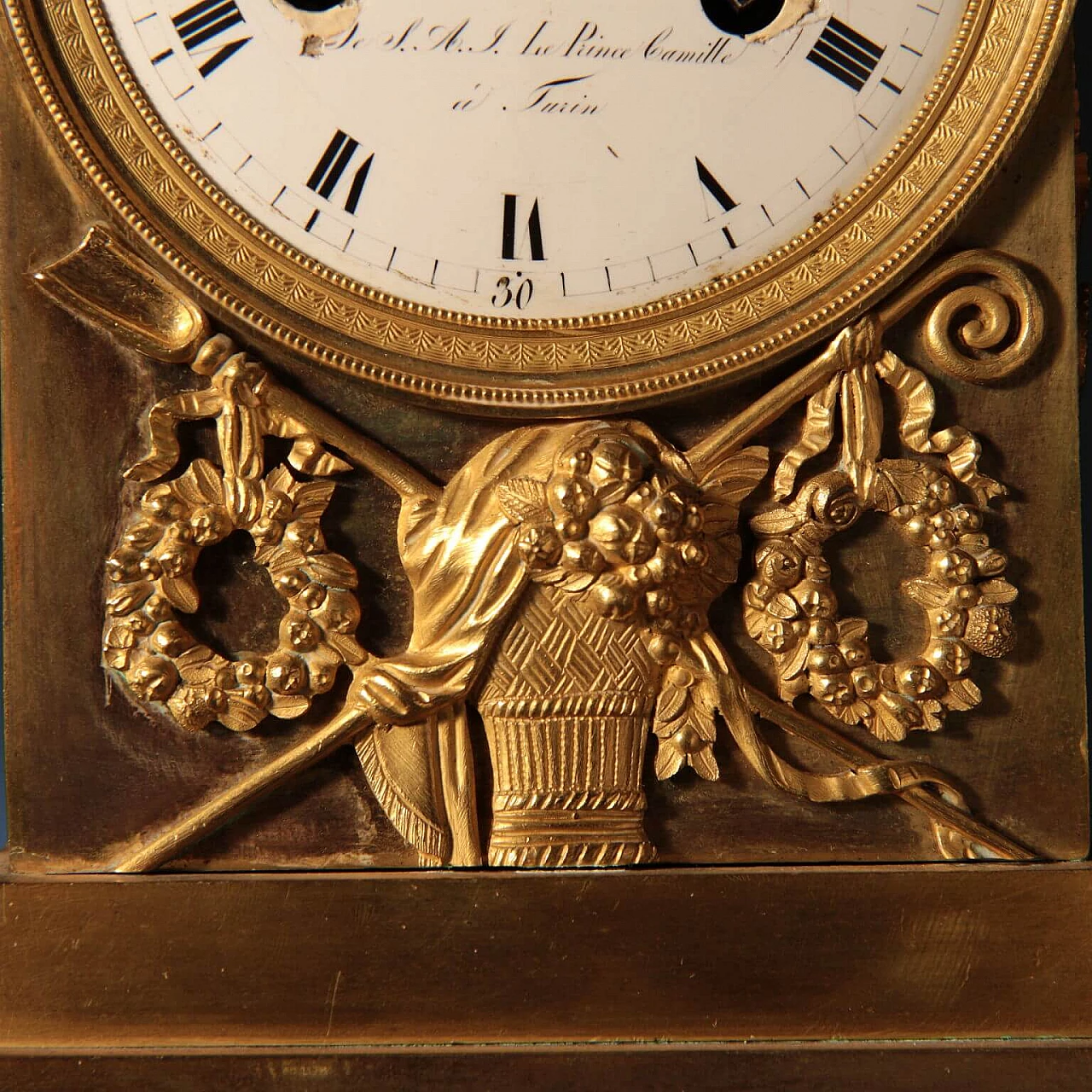 Gilded bronze mantel clock, early 19th century 4