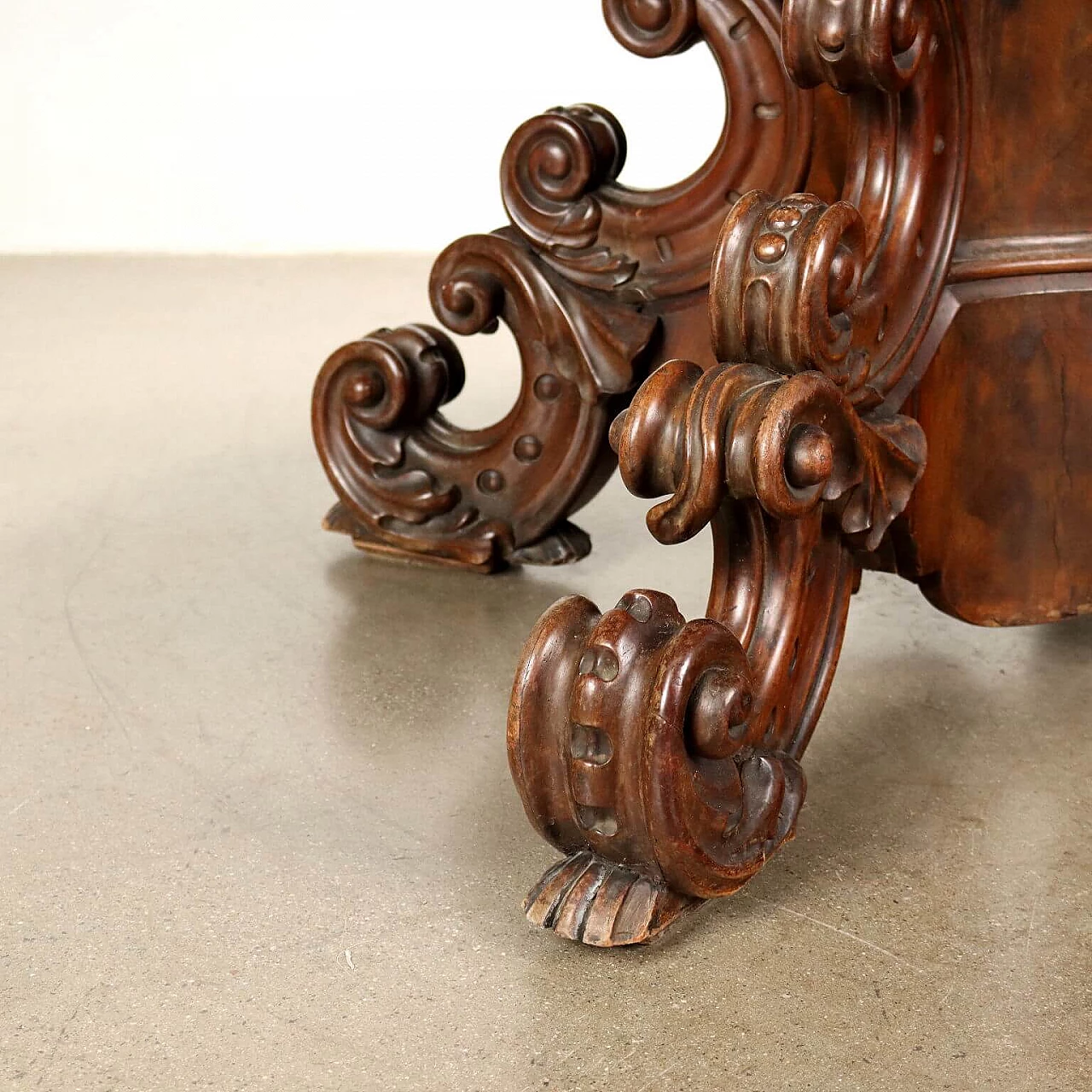 Mahogany round table with Portoro marble top 6