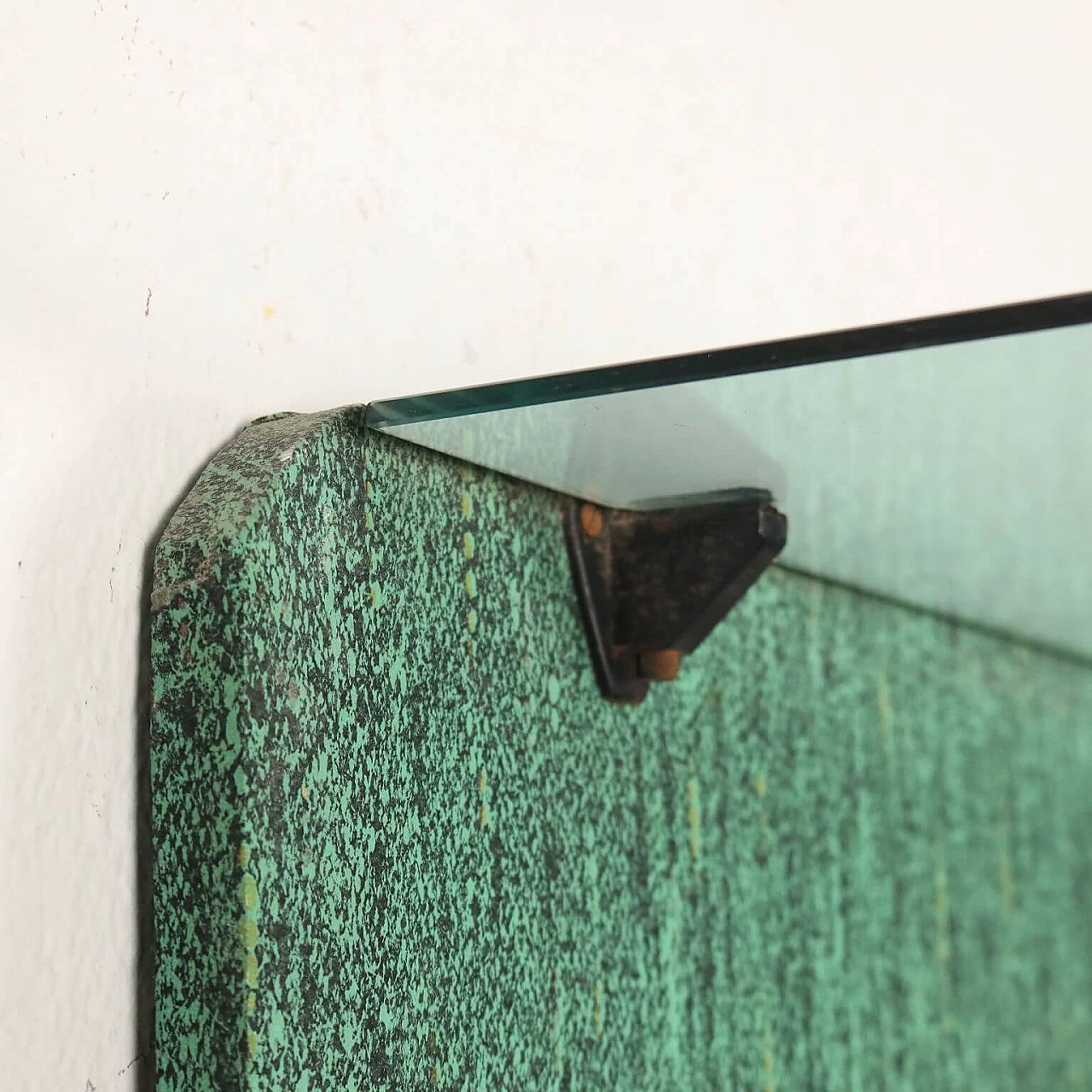 Appendiabiti da parete in metallo e legno rivestito in skai con specchio, anni '60 4