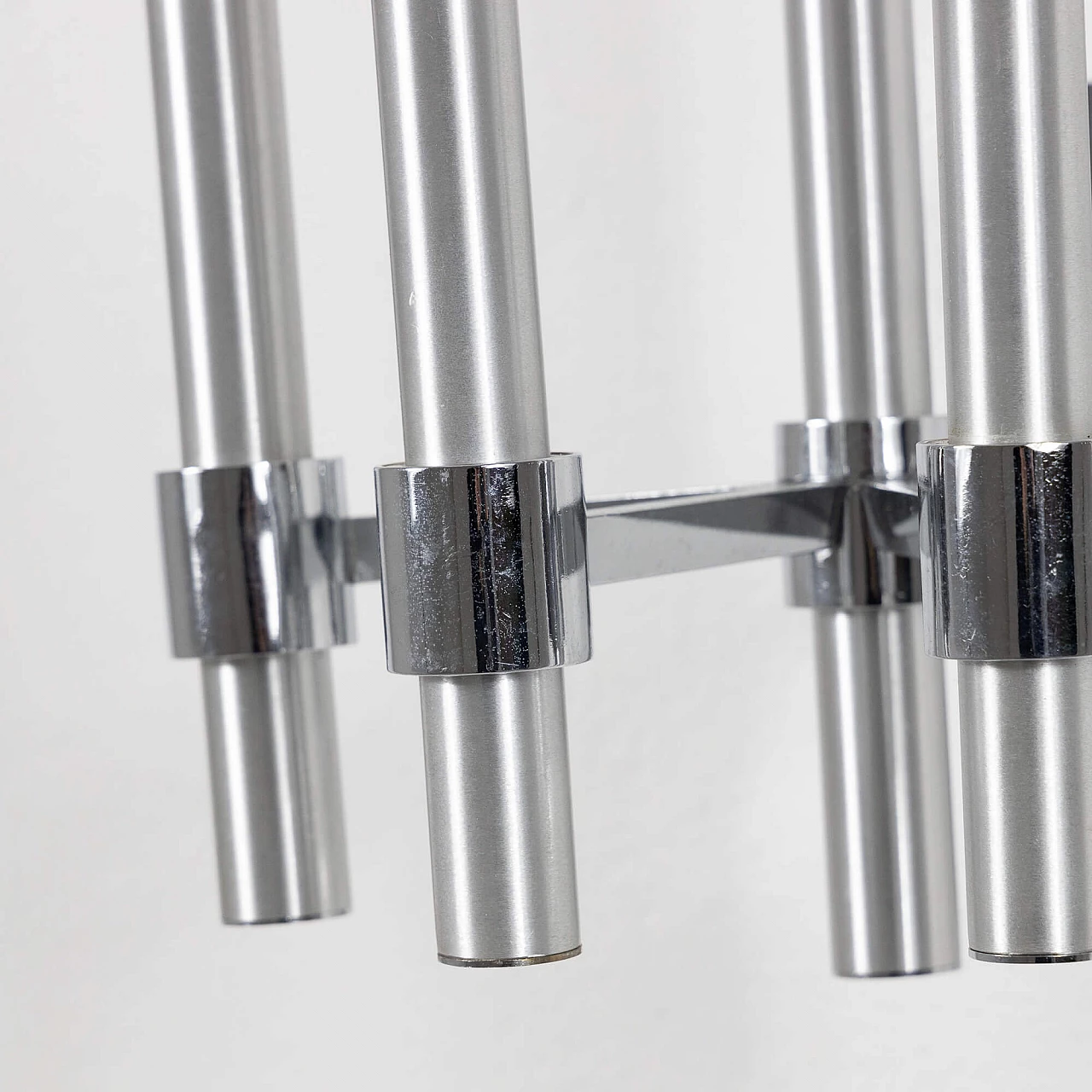 Coppia di applique a quattro luci in metallo cromato, anni '70 5