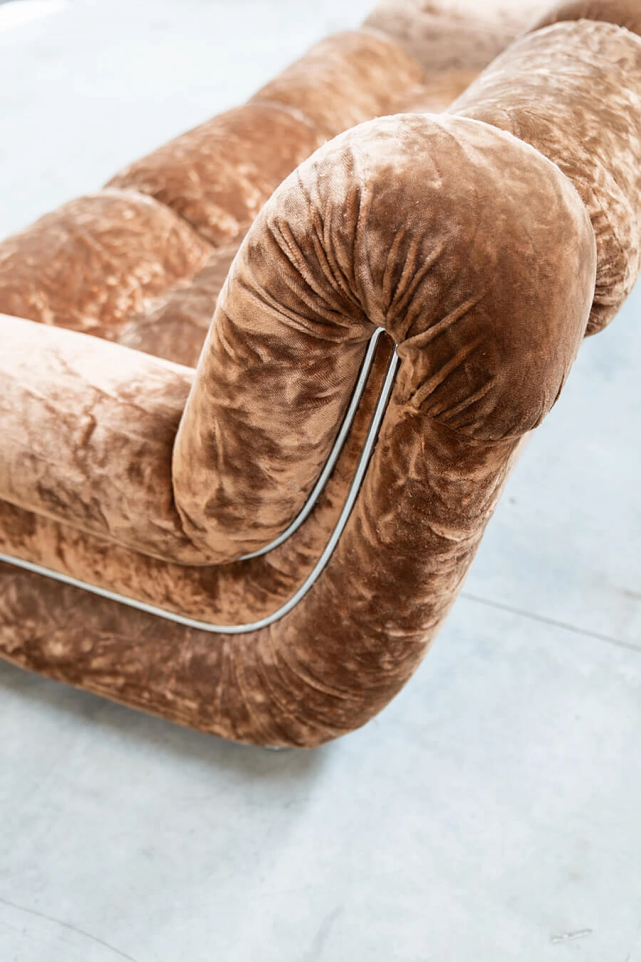 Beige chenille sofa and pair of armchairs, 1970s 9