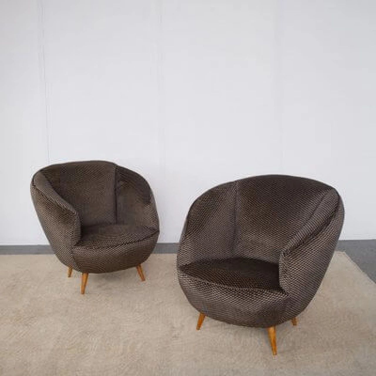 Pair of armchairs attributed to Gio Ponti, 1950s 1