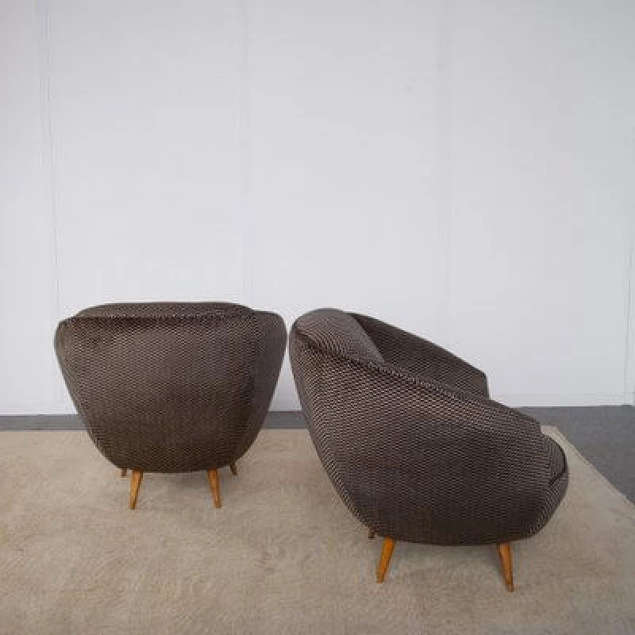 Pair of armchairs attributed to Gio Ponti, 1950s 4