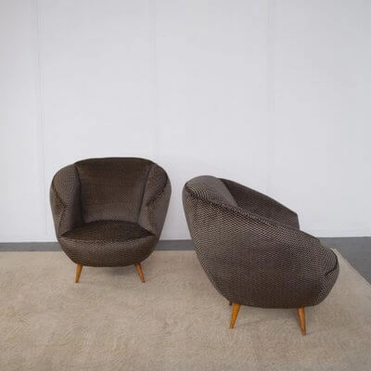 Pair of armchairs attributed to Gio Ponti, 1950s 5