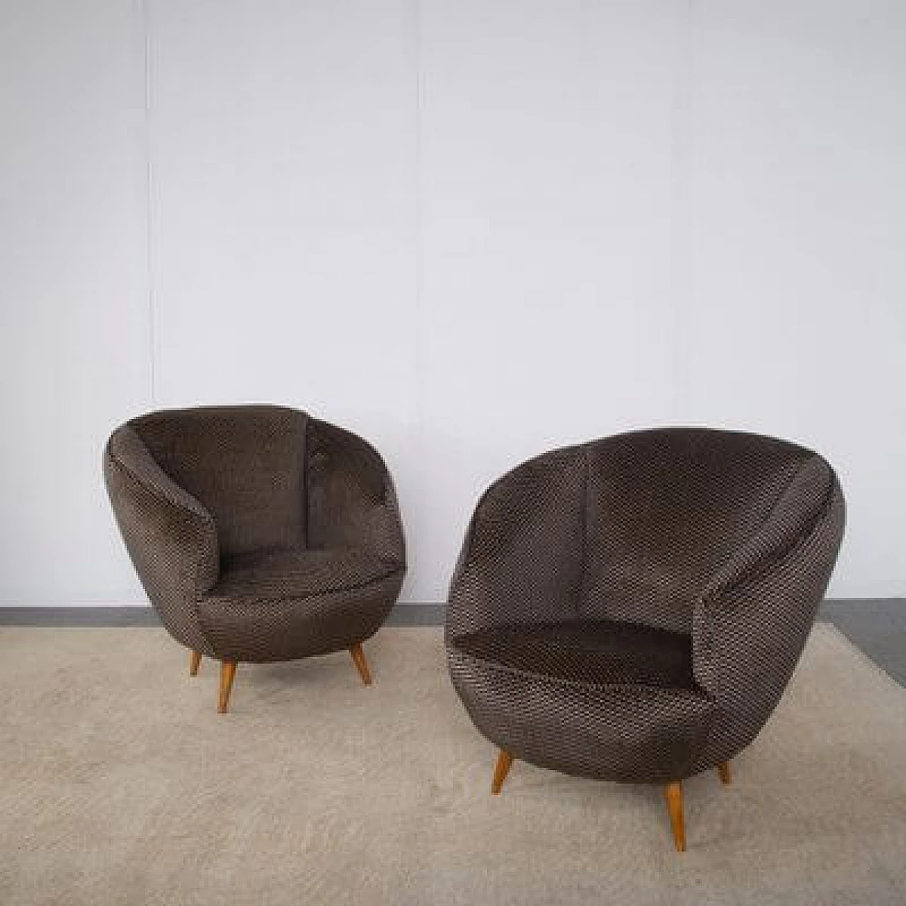 Pair of armchairs attributed to Gio Ponti, 1950s 7