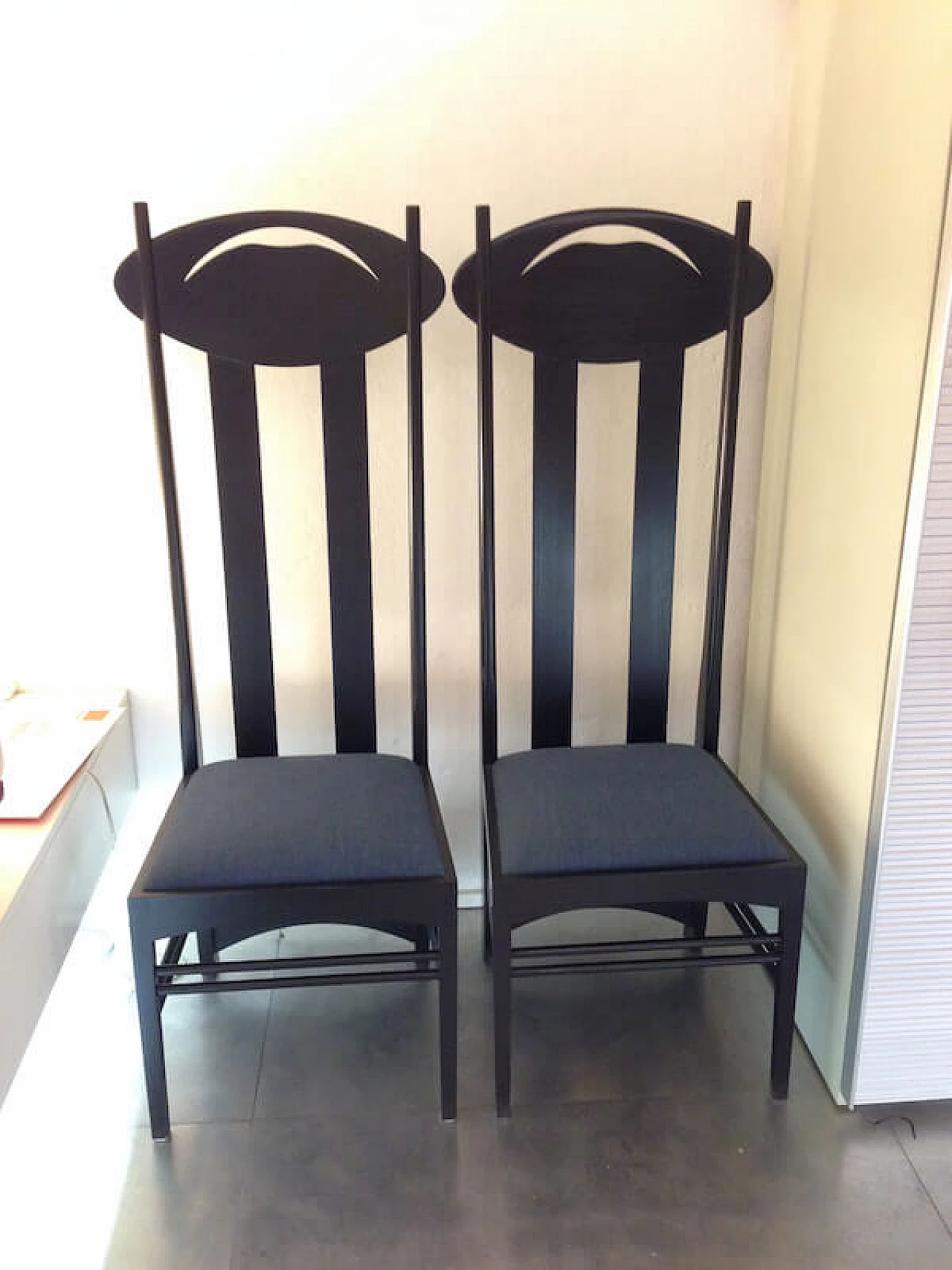 Pair of Argyle chairs by Charles Rennie Mackintosh for Cassina, 1973 10