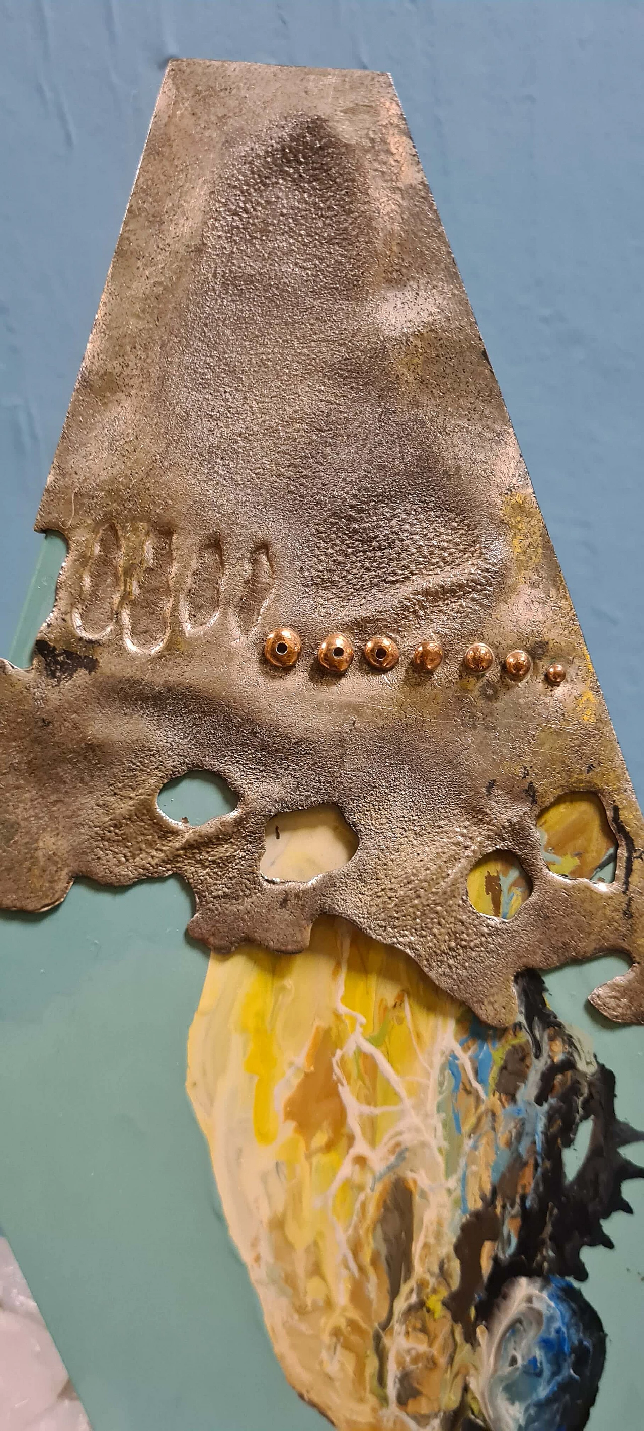 Mario Rosso, composizione metafisica, scultura in legno, metallo e quarzo, anni '80 9