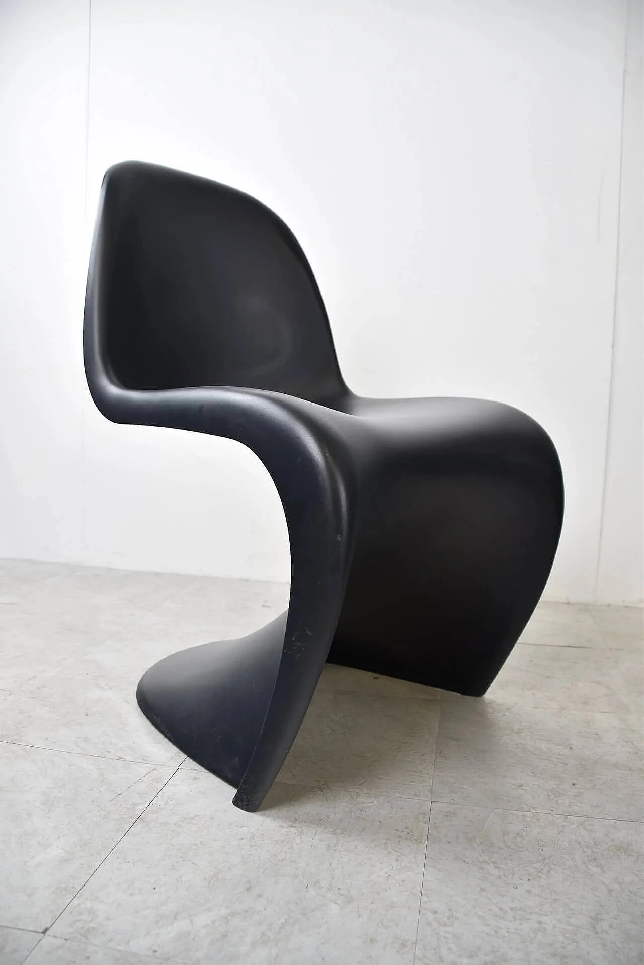 4 Panton Chair S in polypropylene by Verner Panton for Vitra 8