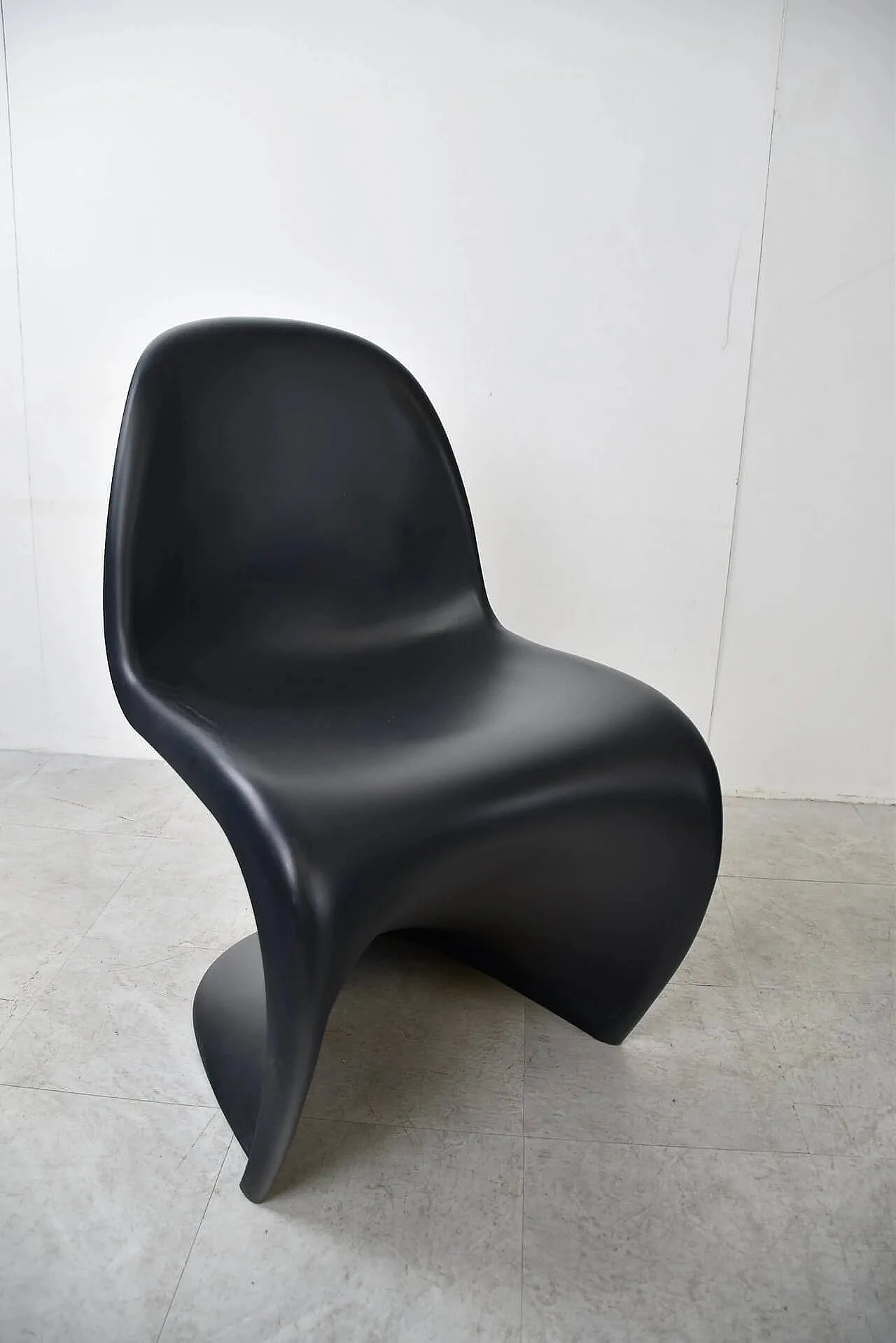 4 Panton Chair S in polypropylene by Verner Panton for Vitra 9