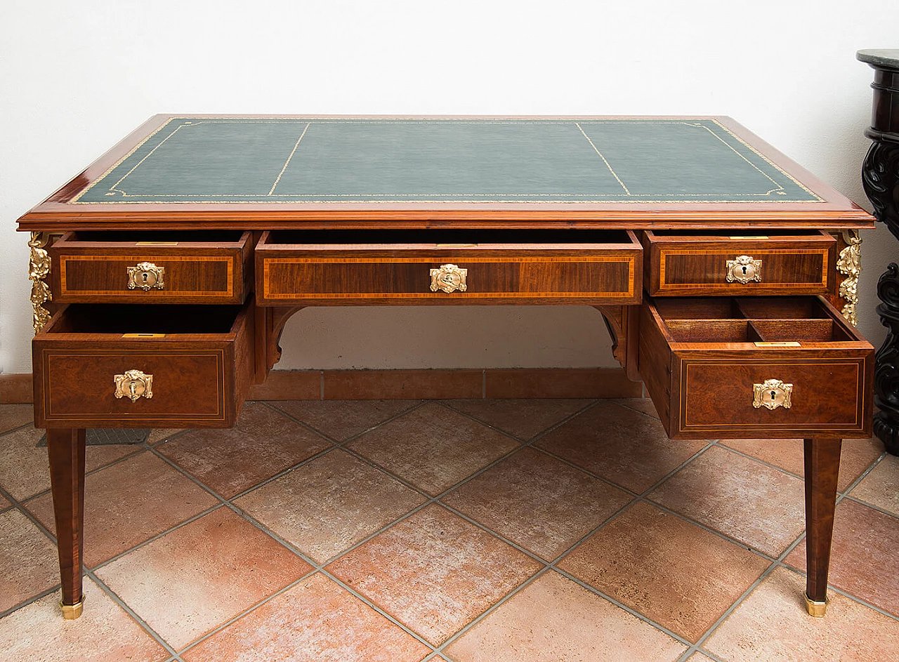 Scrivania Napoleone III in piuma di mogano con elementi in bronzo dorato, '800 5