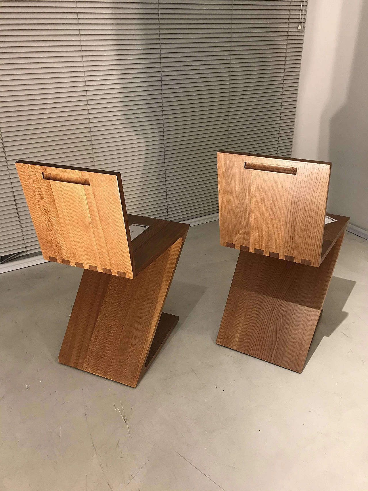 Coppia di sedie Zig Zag di Gerrit Rietveld per Cassina, 1979 1