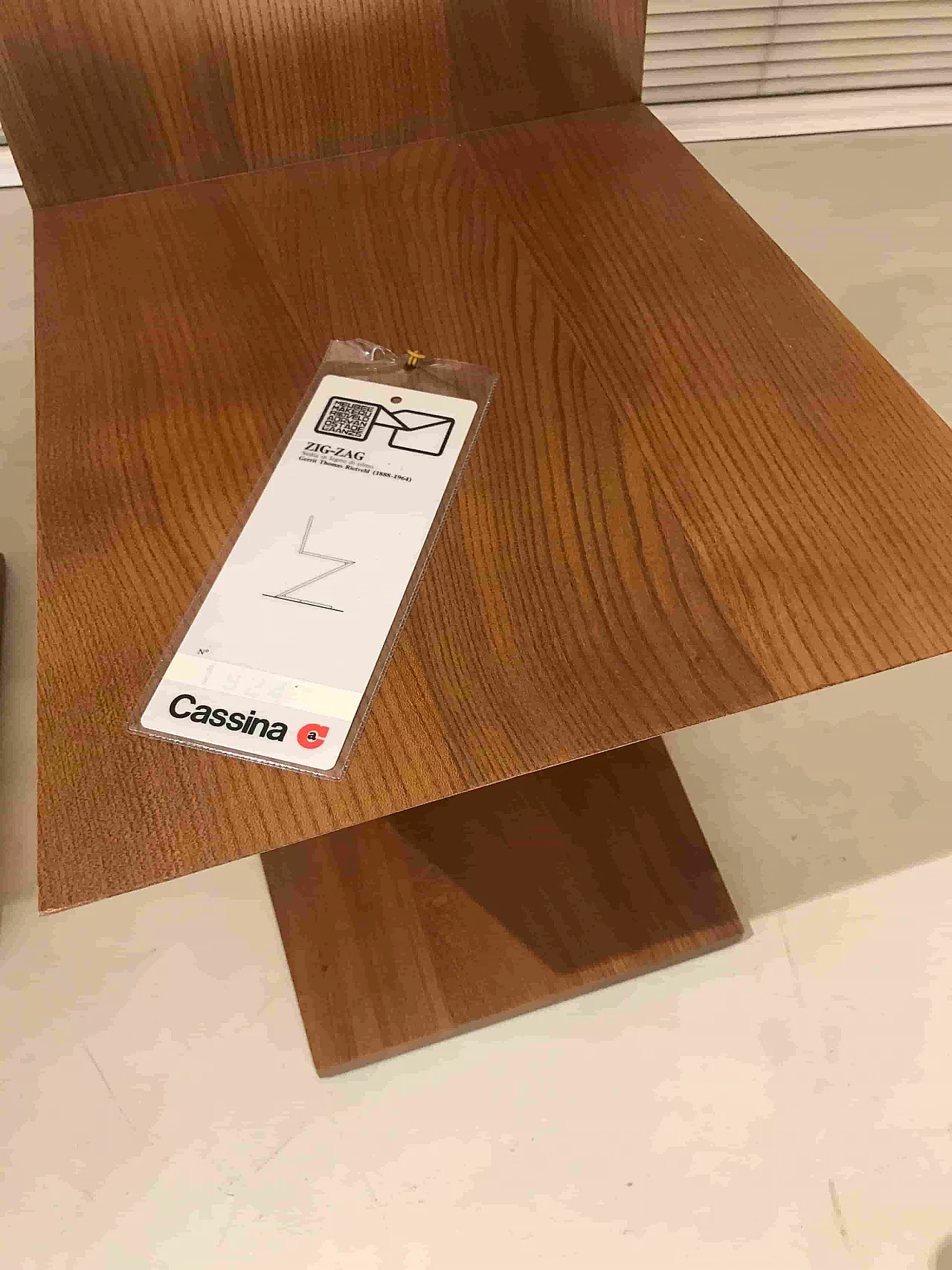 Coppia di sedie Zig Zag di Gerrit Rietveld per Cassina, 1979 4