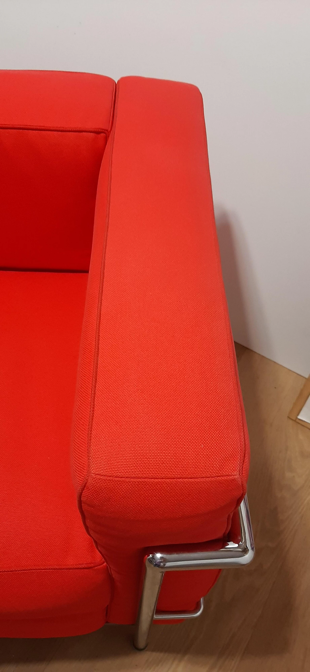 LC 2 armchair in red cotton by Le Corbusier, P. Jeanneret, C. Perriand for Alivar, 1980s 40