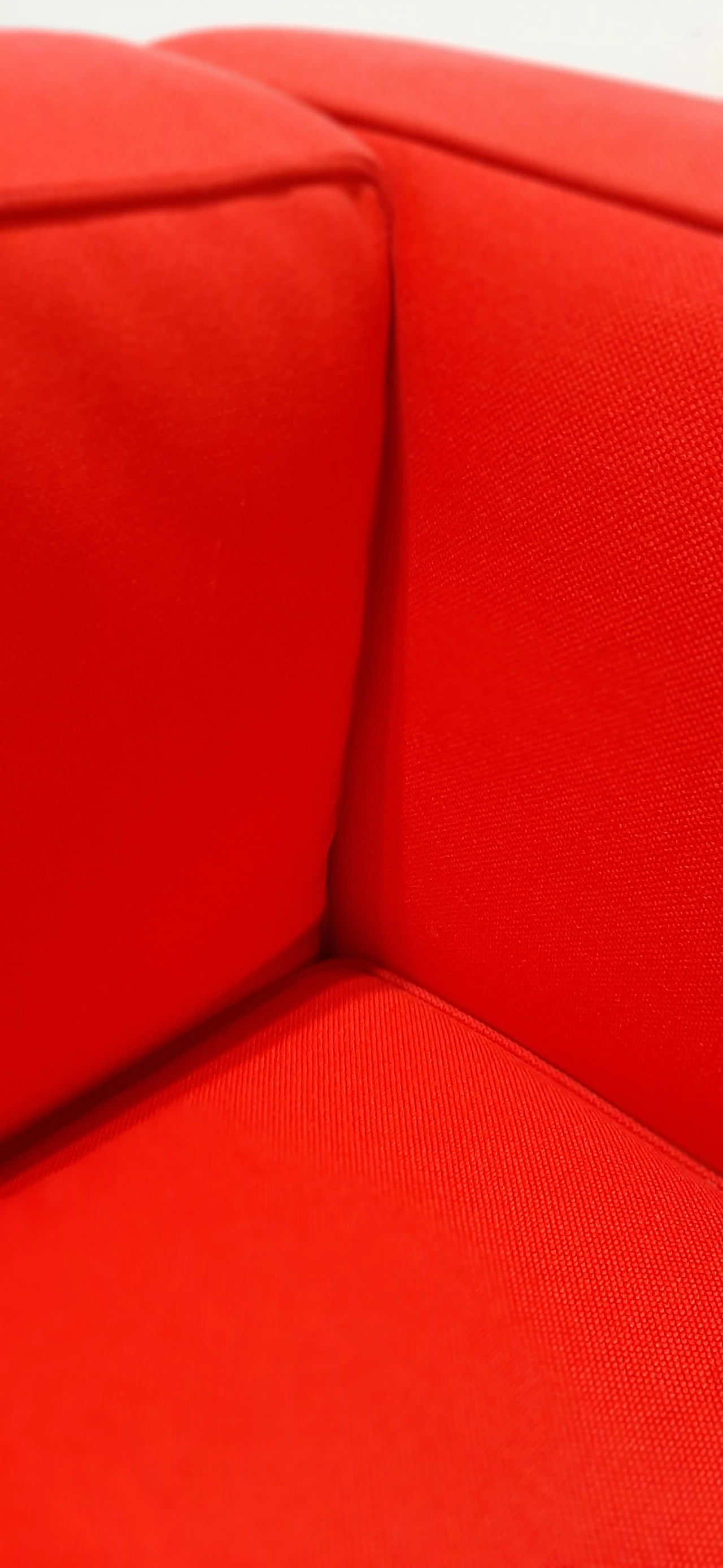 LC 2 armchair in red cotton by Le Corbusier, P. Jeanneret, C. Perriand for Alivar, 1980s 63