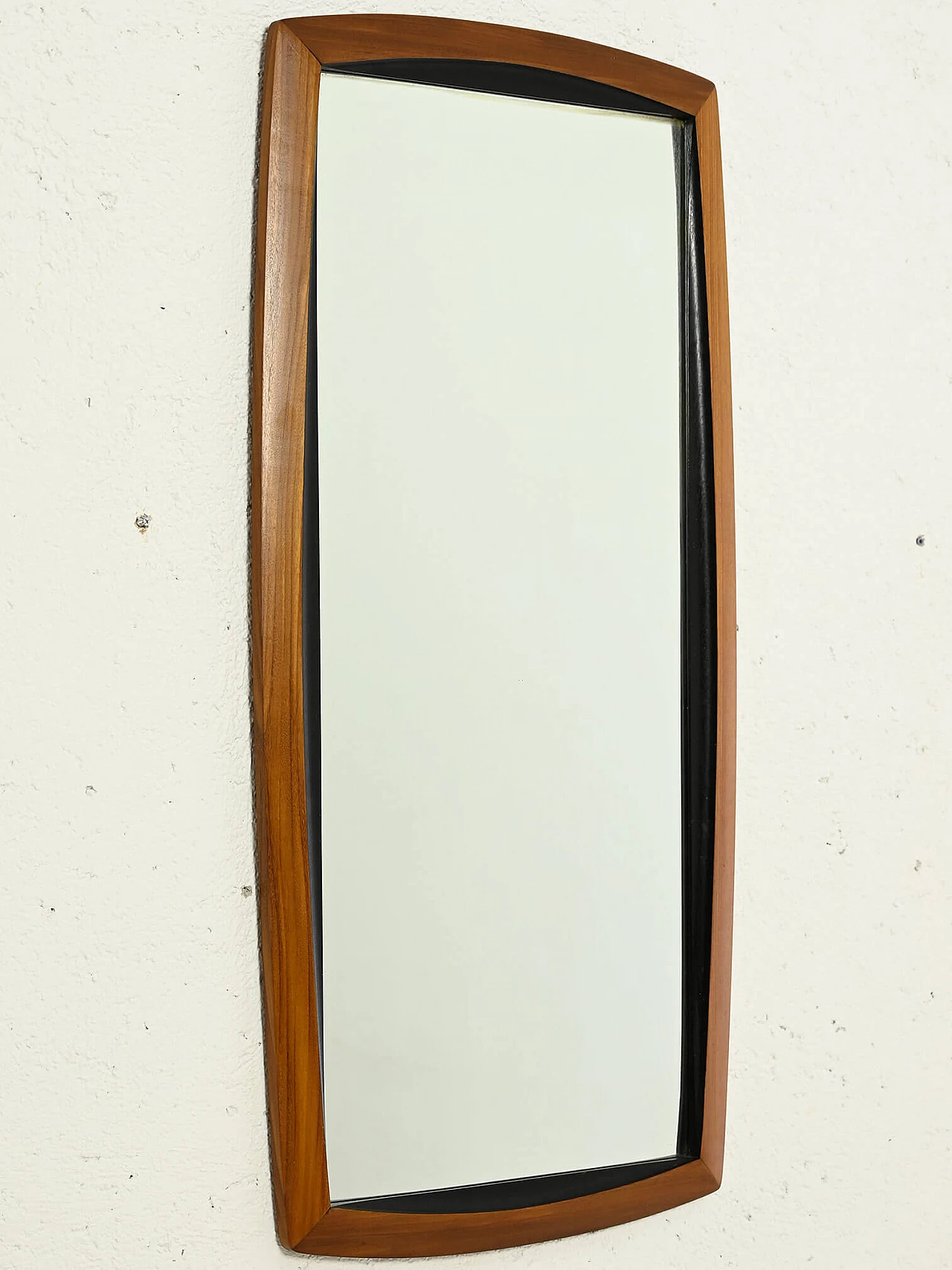 Specchio scandinavo con cornice stondata, anni '60 1