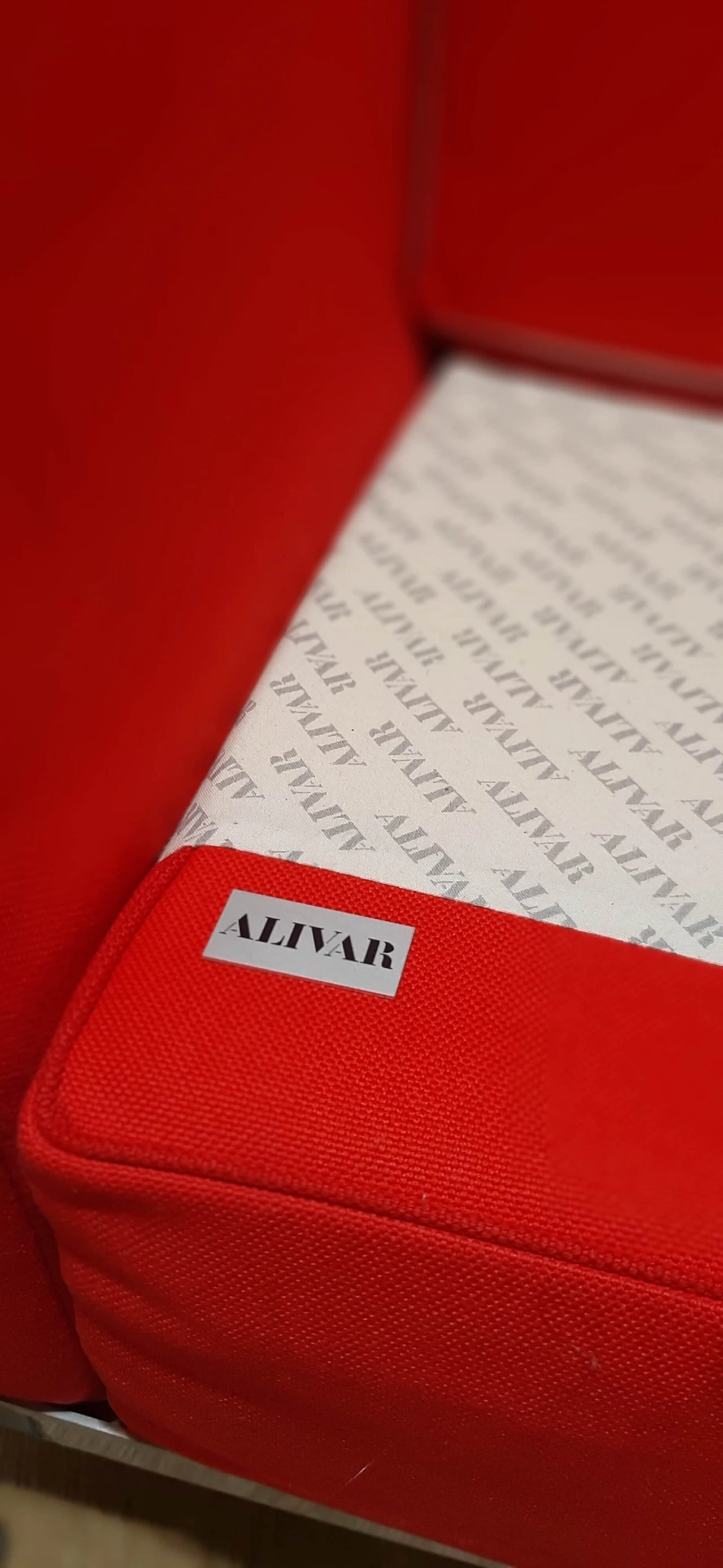 LC 2 armchair in red cotton by Le Corbusier, P. Jeanneret, C. Perriand for Alivar, 1980s 114