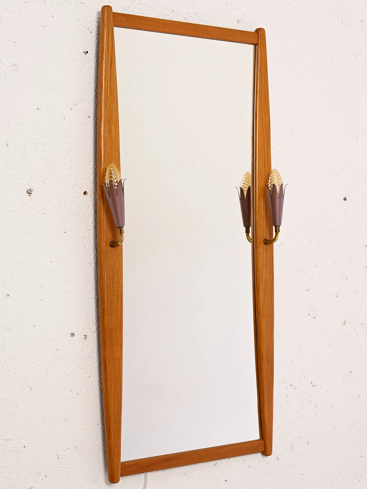 Specchio scandinavo in legno con coppia di luci, anni '60 1