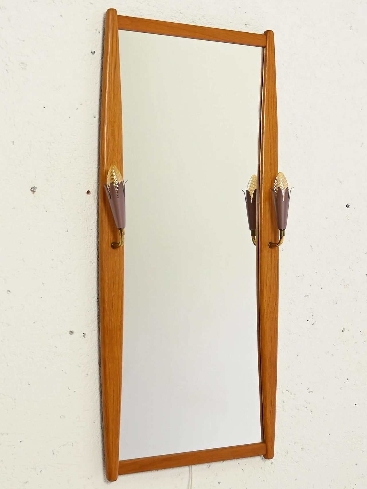 Specchio scandinavo in legno con coppia di luci, anni '60 2