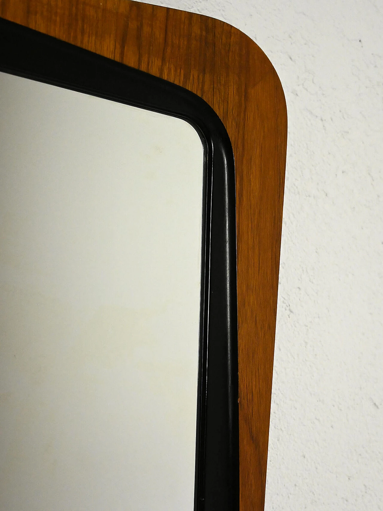 Specchio scandinavo in teak con dettaglio nero, anni '60 9